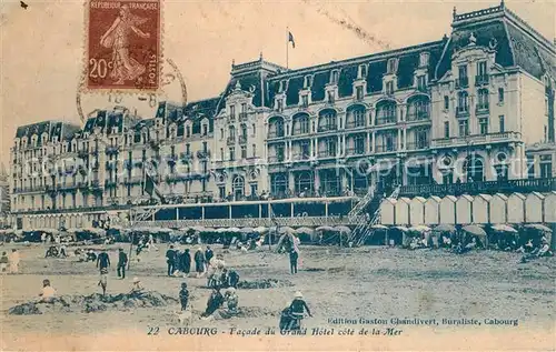 AK / Ansichtskarte Cabourg Facade du Grand Hotel cote de la Mer Plage Kat. Cabourg