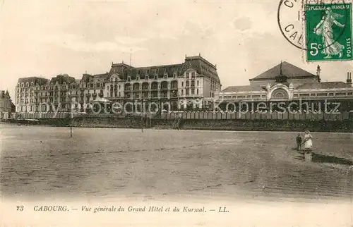 AK / Ansichtskarte Cabourg Vue generale du Grand Hotel et du Kursaal Plage Kat. Cabourg