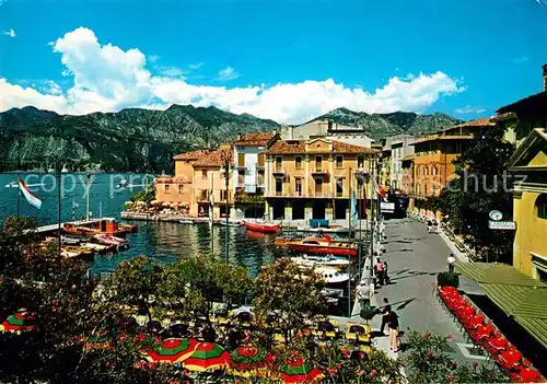 AK / Ansichtskarte Malcesine Lago di Garda Hafenpartie Promenade Kat. Malcesine