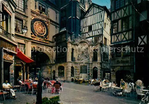 AK / Ansichtskarte Rouen Au pied du beffroi et du Gros Horloge tres belle fontaine Kat. Rouen