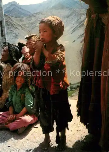 AK / Ansichtskarte Typen Armes Ladakhi Kind Deutsche Tibethilfe  Kat. Typen