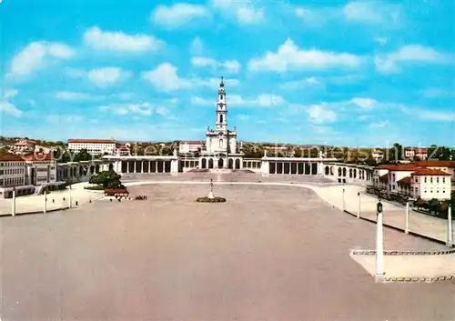 AK / Ansichtskarte Fatima Platz vor dem Heiligen Turm Kat. Portugal