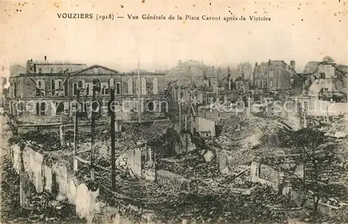 AK / Ansichtskarte Vouziers Vue generale de la Place Carnot apres la Victoire Ruines Grandes Guerre 1. Weltkrieg Kat. Vouziers