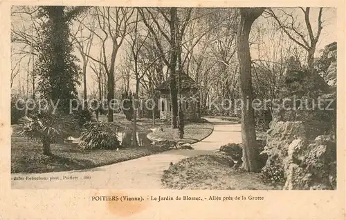 AK / Ansichtskarte Poitiers Vienne Jardin de Blossac Allee pres de la Grotte Kat. Poitiers