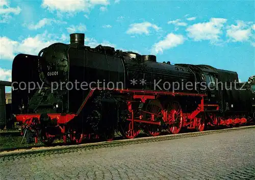 AK / Ansichtskarte Lokomotive Schnellzug Lokomotive 03001 Deutsche Reichsbahn Radebeul  Kat. Eisenbahn