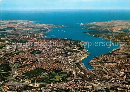 AK / Ansichtskarte Kiel Stadtblick mit Ostsee Foerde Fliegeraufnahme Kat. Kiel