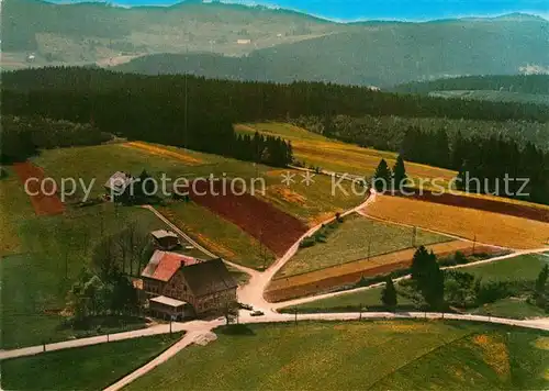 AK / Ansichtskarte Escheck Gasthof Pension zum Kreuz Fliegeraufnahme Kat. Schoenwald im Schwarzwald