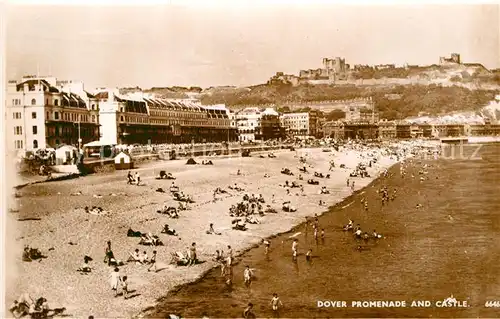 AK / Ansichtskarte Dover Kent Promenade Beach and Castle