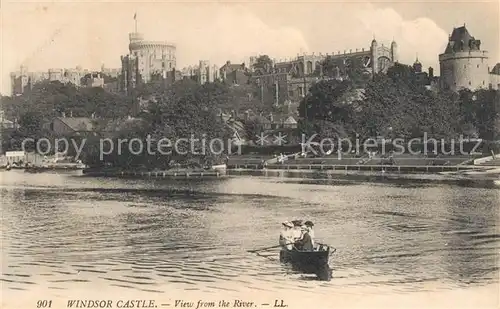 AK / Ansichtskarte Windsor Castle View from the River Kat. City of London