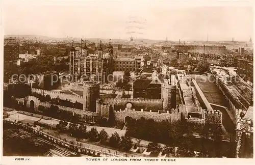 AK / Ansichtskarte London Tower of London from Tower Bridge Kat. City of London