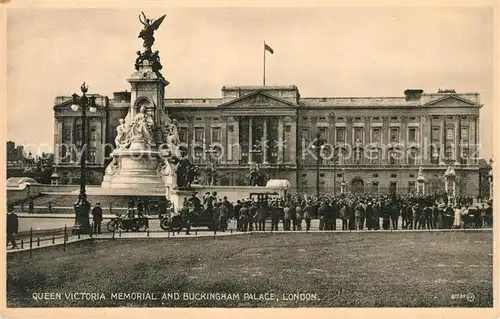 AK / Ansichtskarte London Queen Victoria Memorial and Buckingham Palace Kat. City of London
