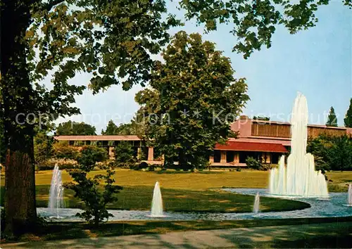 AK / Ansichtskarte Neuss Stadthalle Springbrunnen Kat. Neuss