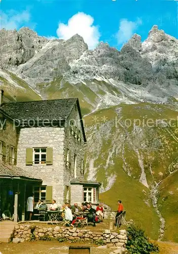 AK / Ansichtskarte Kemptnerhuette mit Allgaeuer Alpen Kat. Oberstdorf