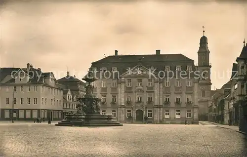 AK / Ansichtskarte Erlangen Markt mit Rathaus Brunnen Kat. Erlangen