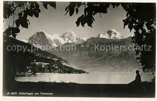 AK / Ansichtskarte Hilterfingen Thunersee Uferpartie am See Blick auf die Alpen