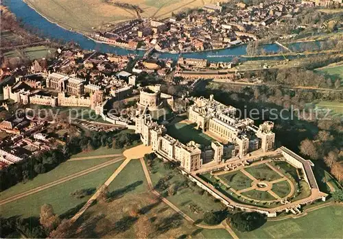 AK / Ansichtskarte Windsor Castle Fliegeraufnahme Kat. City of London