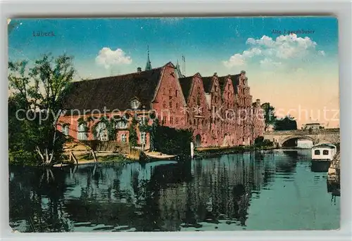 AK / Ansichtskarte Luebeck Alte Lagerhaeuser am Wasser Kat. Luebeck