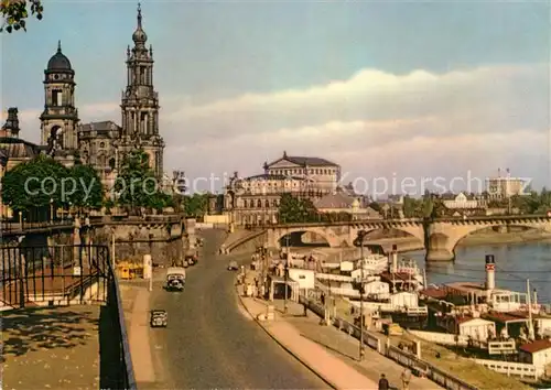 AK / Ansichtskarte Dresden Dampferanlegestelle Dimitroff Bruecke und ehem Hofkirche Kat. Dresden Elbe