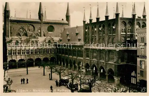 AK / Ansichtskarte Luebeck Marktplatz Rathaus Kat. Luebeck