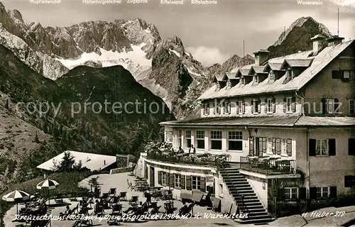 AK / Ansichtskarte Kreuzeckhaus mit Zugspitze und Waxenstein Kat. Garmisch Partenkirchen