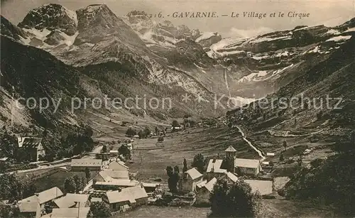 AK / Ansichtskarte Gavarnie Hautes Pyrenees Le Village et le Cirque Kat. Gavarnie