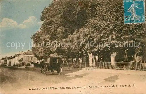 AK / Ansichtskarte Les Rosiers sur Loire Le Mail et la Rue de la Gare Kat. Les Rosiers sur Loire