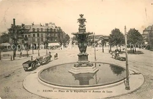 AK / Ansichtskarte Reims Champagne Ardenne Place de la Republique et Avenue de Laon Fontaine Kat. Reims
