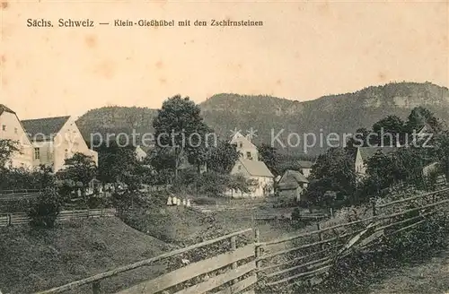 AK / Ansichtskarte Kleingiesshuebel mit den Zschirnsteinen Elbsandsteingebirge Kat. Reinhardtsdorf Schoena