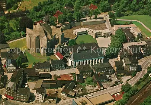 AK / Ansichtskarte Neviges Velbert Neue Wallfahrtskirche mit Pilgerzentrum Fliegeraufnahme 