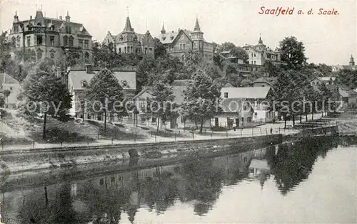 AK / Ansichtskarte Saalfeld Saale Uferstrasse am Fluss Kat. Saalfeld