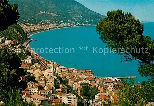 AK / Ansichtskarte Laigueglia  Riviera dei Fiori Panorama sullo sfondo Alassio Kat. Savona