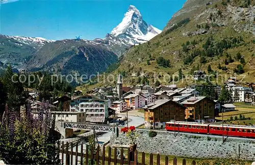 AK / Ansichtskarte Zermatt VS mit Matterhorn Kat. Zermatt
