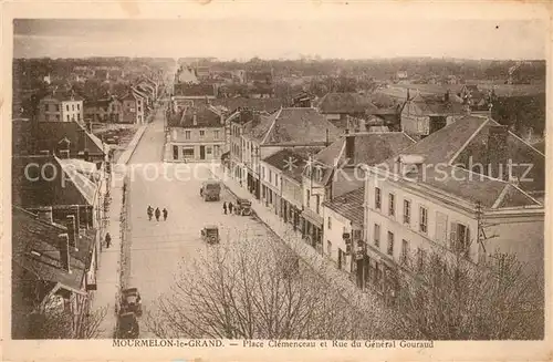 AK / Ansichtskarte Mourmelon le Grand Place Clemenceau Rue du General Gouraud Kat. Mourmelon le Grand