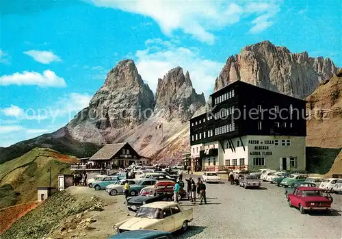 AK / Ansichtskarte Passo Sella Dolomiti Albergo Maria Flora  Kat. Italien