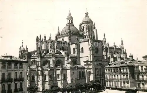 AK / Ansichtskarte Segovia La Catedral Kat. Segovia