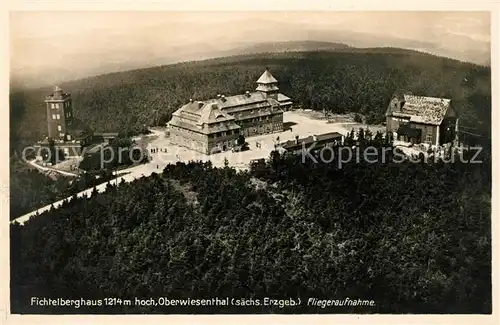 AK / Ansichtskarte Oberwiesenthal Erzgebirge Fichtelberghaus Fliegeraufnahme Kat. Oberwiesenthal