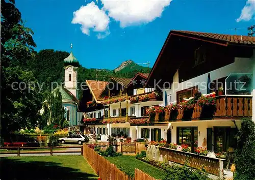 AK / Ansichtskarte Farchant Dorfplatz mit Pfarrkirche und Ammergauer Alpen Kat. Farchant