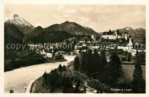 AK / Ansichtskarte Fuessen Allgaeu Blick ueber den Lech zum Schloss Allgaeuer Alpen Kat. Fuessen