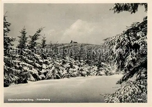 AK / Ansichtskarte Oberwiesenthal Erzgebirge Winterpanorama mit Fichtelberg Kat. Oberwiesenthal