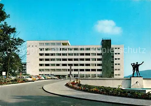 AK / Ansichtskarte Hoexter Weser Weserbergland Klinik Haupteingang Kat. Hoexter