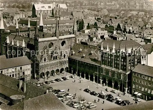 AK / Ansichtskarte Luebeck Fliegeraufnahme Marktplatz Rathaus Katharinenkirche Kat. Luebeck