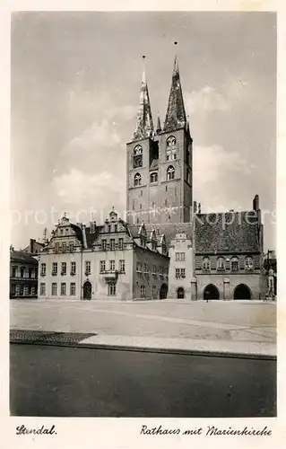 AK / Ansichtskarte Stendal Rathaus mit Marienkirche Kat. Stendal