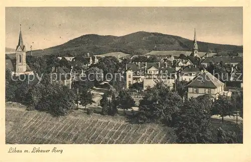 AK / Ansichtskarte Loebau Sachsen Stadtbild mit Loebauer Berg Kupfertiefdruck Kat. Loebau