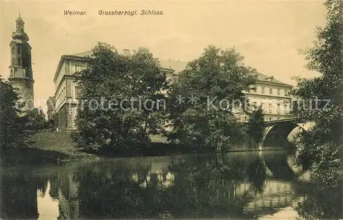 AK / Ansichtskarte Weimar Thueringen Grossherzogliches Schloss an der Ilm Kat. Weimar