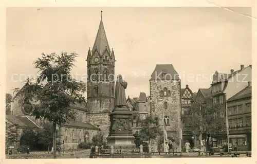 AK / Ansichtskarte Eisenach Thueringen Nikolaikirche Lutherdenkmal Kat. Eisenach