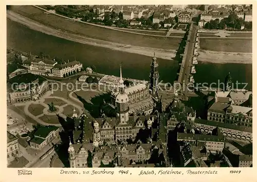 AK / Ansichtskarte Dresden Fliegeraufnahme vor 1945 Schloss Hofkirche Theaterplatz Kat. Dresden Elbe