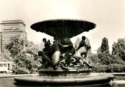 AK / Ansichtskarte Dresden Brunnen Platz der Einheit  Kat. Dresden Elbe