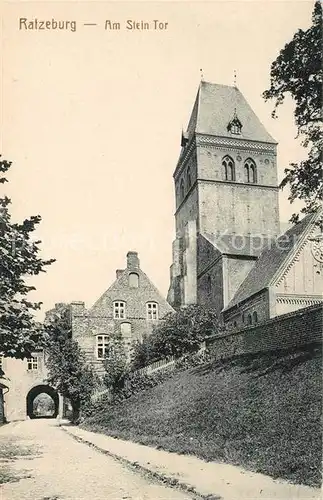 AK / Ansichtskarte Ratzeburg Partie am Steintor Kirche Kat. Ratzeburg