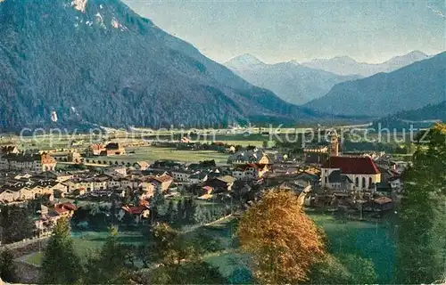 AK / Ansichtskarte Mittenwald Bayern Gesamtansicht mit Tiroler Alpen Kat. Mittenwald