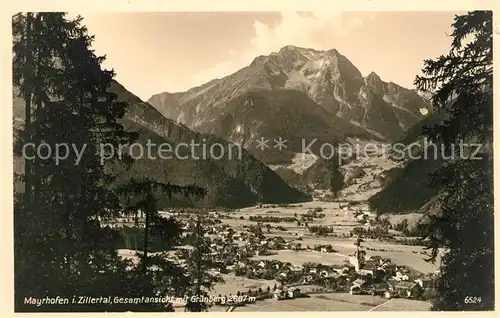 AK / Ansichtskarte Mayrhofen Zillertal Gesamtansicht mit Gruenberg Kat. Mayrhofen